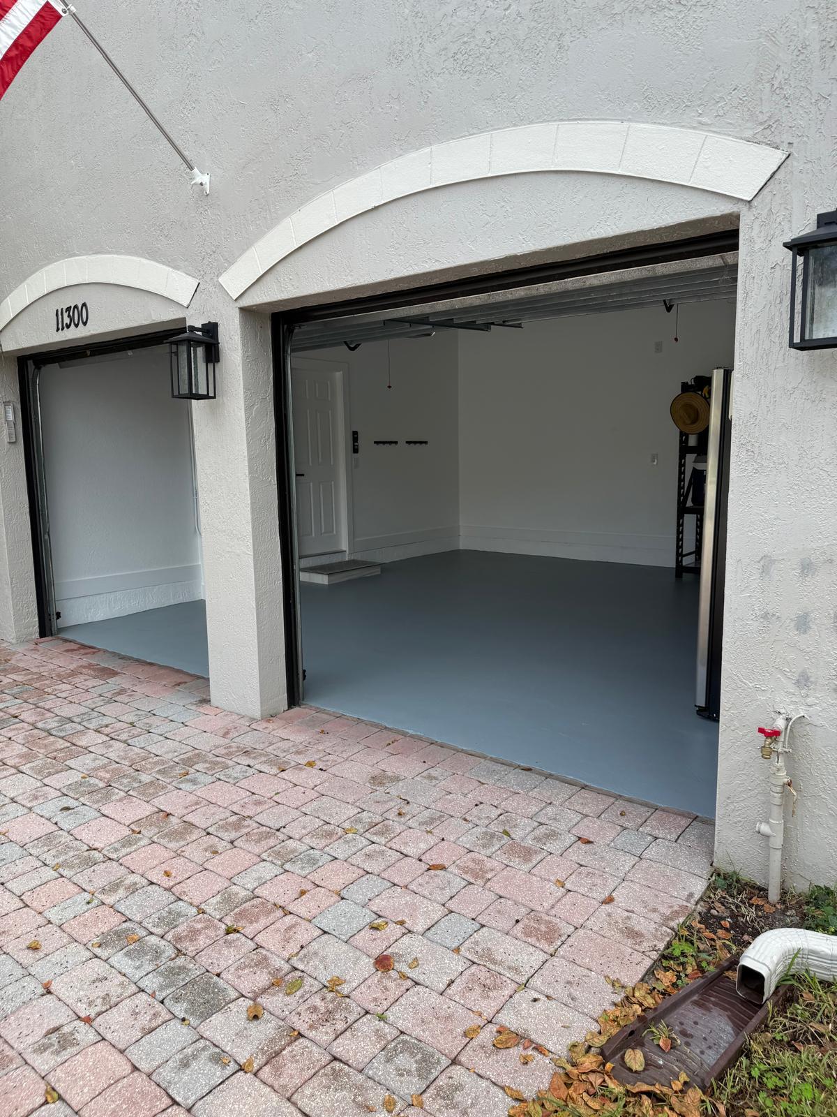 view garage - 11300 SW 236th Ln