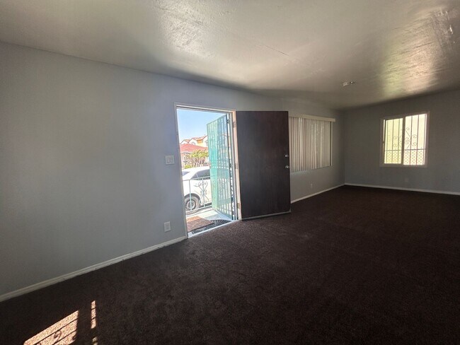 Building Photo - 1434 W 145th St