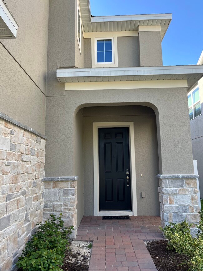 Building Photo - 1113 Blue Gdn Dr
