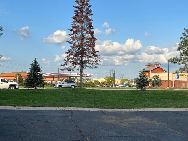 Building Photo - 7866 Old Carriage Ct