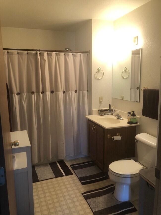 Building Photo - Parkside Village Apartment Homes in Mayville, WI