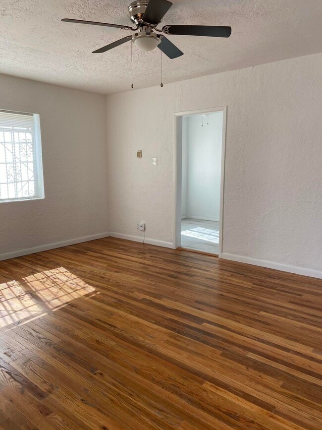 Building Photo - 613 Olson St