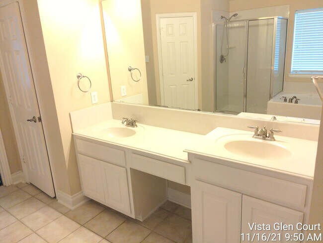 Building Photo - 4401 Vista Glen Ct