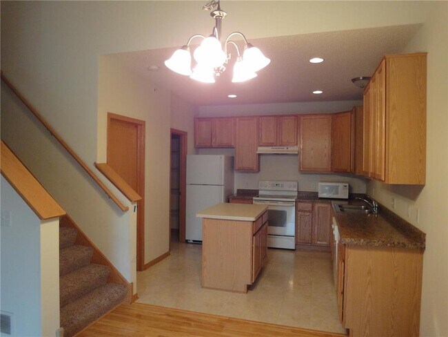 Building Photo - 4770 Underwood Ln N