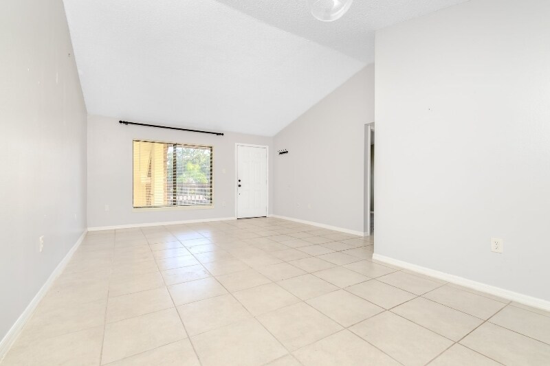 Building Photo - 1515 Huntington Ln