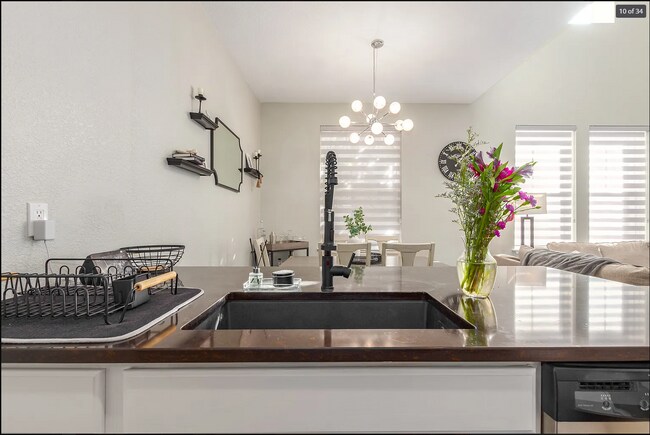 Building Photo - 6703 S Winnipeg Cir