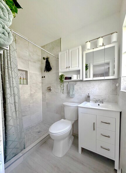 Building Photo - 941 SW 29th St