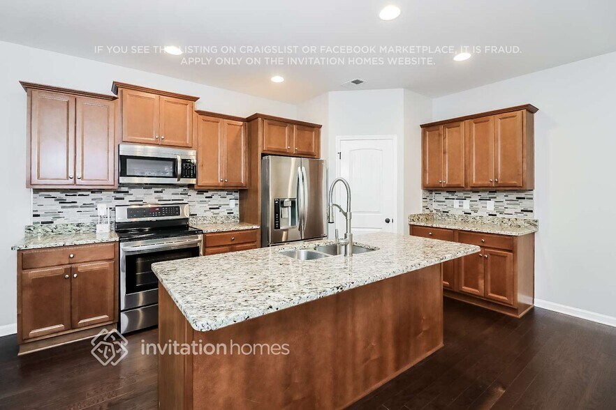 Building Photo - 4606 Pine Harbor Ct NE