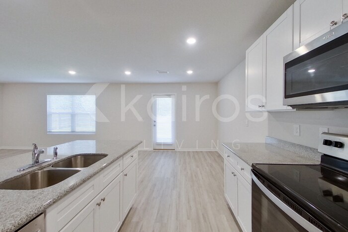 Building Photo - 321 Monarch Ln