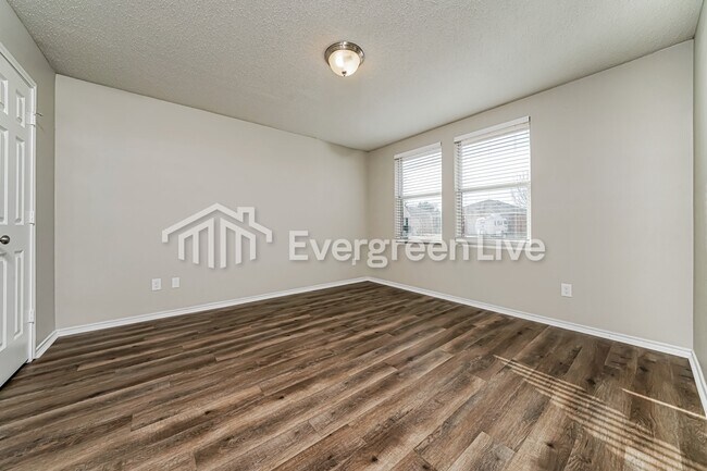 Building Photo - 1012 Willow Tree Dr