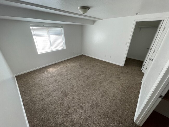 Building Photo - 87 W Casi Way