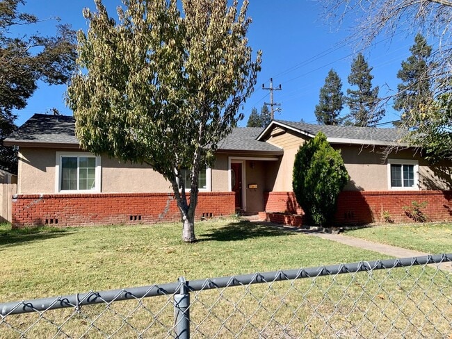 Primary Photo - Cozy Three Bedroom, Two Bathroom Home with 2-Car Garage in S. Natomas