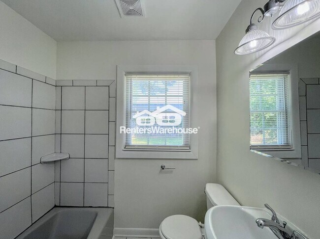 Building Photo - 2444 Tullibee Dr