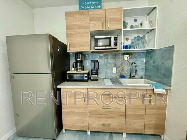 Building Photo - 628 Riverwoods Cir