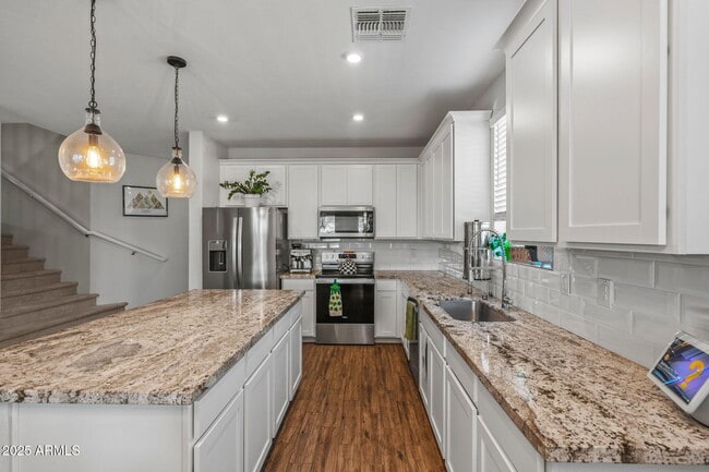 Building Photo - 17809 W Country Club Terrace