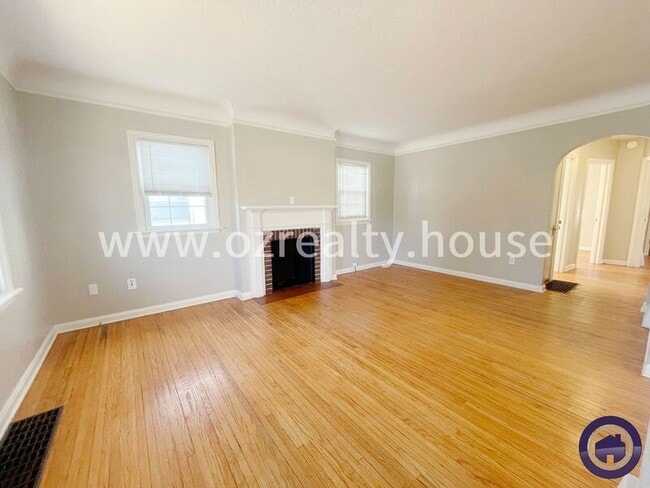 Building Photo - 3509 Douglas Rd