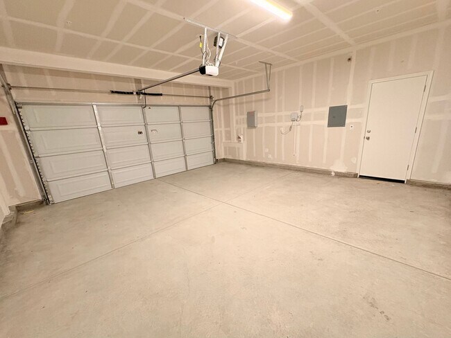 Building Photo - 2 WEEKS FREE RENT December Special - Beautiful 2 Story Home Ready To Be Home!