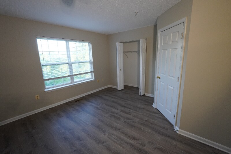 Building Photo - 7480 Catterick Ct