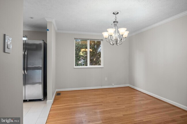 Building Photo - 3390 Longbow Ct