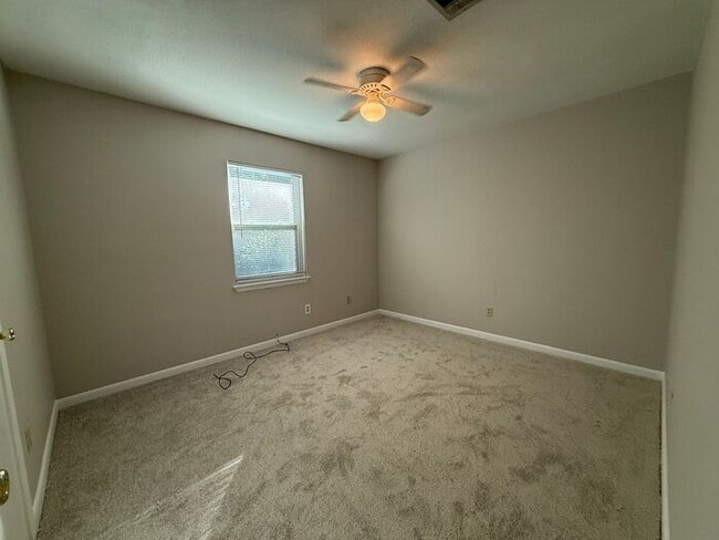 Building Photo - Northeast Pensacola - Harbour Square - 2 bedroom, 1 bathroom