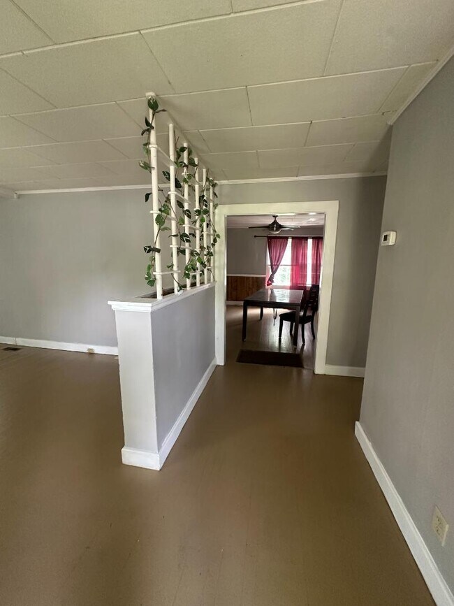 Building Photo - 4370 Mikado Ave