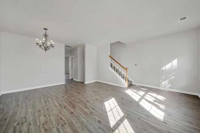 Building Photo - Lovely 3 Bed 2.5 Bath Townhome in Mint Hill!