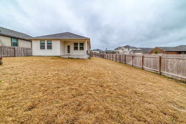 Building Photo - 101 Red Cedar Ct