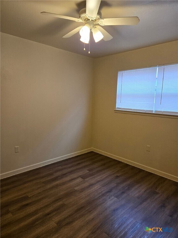Building Photo - 309 Sunset Ln