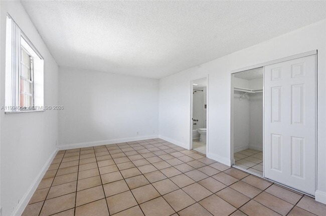 Building Photo - 2520 N Andrews Ave