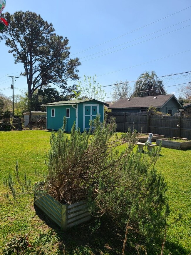 Building Photo - Cozy Home in Prime Location!