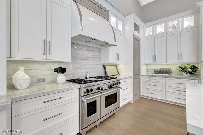 Building Photo - 160 Broad Ave S