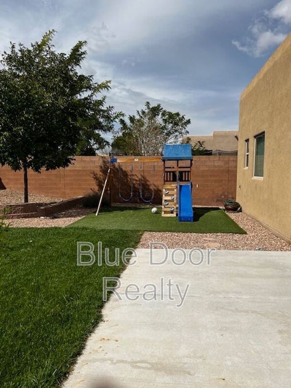 Building Photo - 7312 Valle Cantero Ln NW