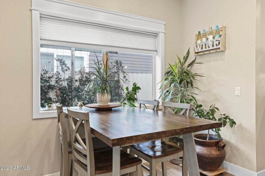 Building Photo - 414A W Frontier St