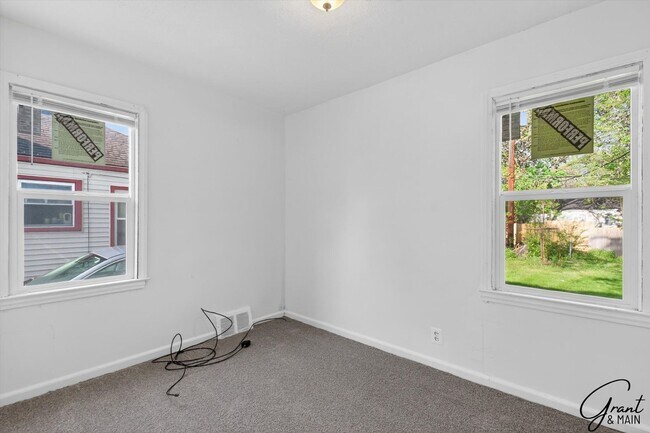Building Photo - 20259 Oakfield Ave