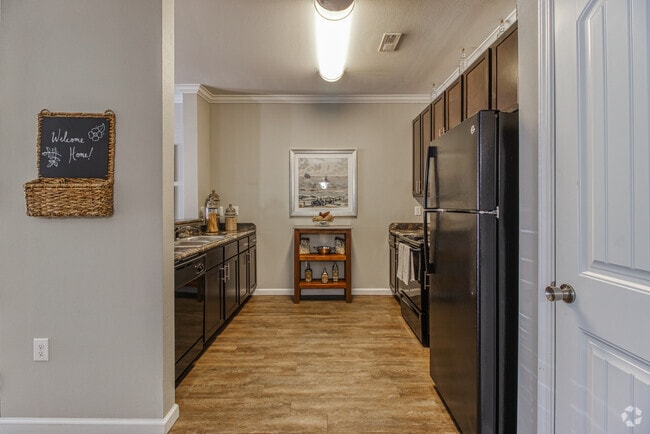 Emory 2BR 2BA 1035 SF - Heron Pointe