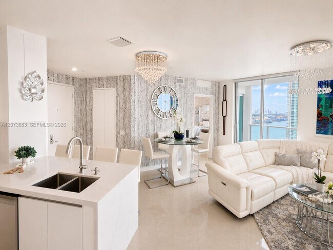 Building Photo - 300 S Biscayne Blvd