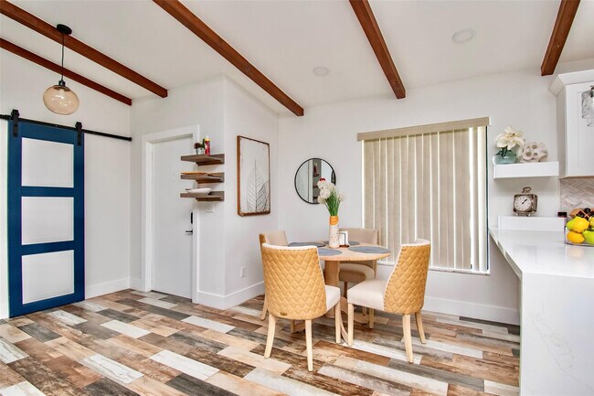 Building Photo - 6557 Country Wood Way