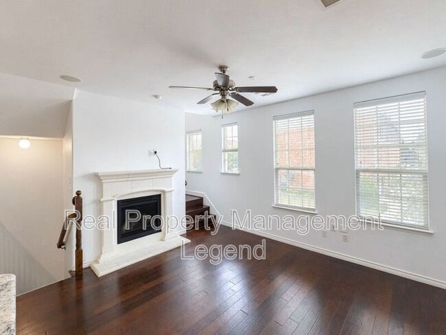 Building Photo - 5729 Knox Dr