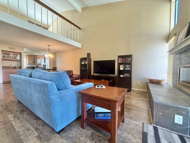 Building Photo - Beautifully Remodeled Home with an Extra L...