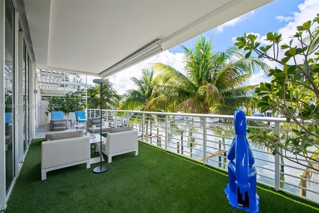 Building Photo - 151 Isle of Venice Dr