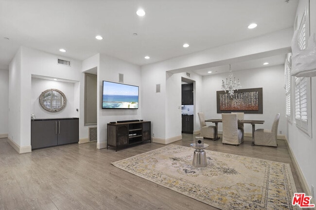 Building Photo - 16123 Sunset Blvd