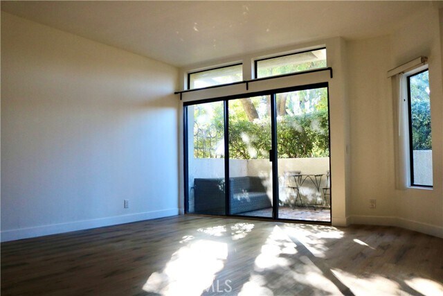 Building Photo - 747 E California Blvd