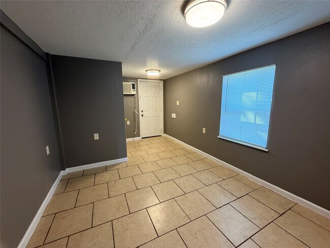 Building Photo - 4505 Avenue K