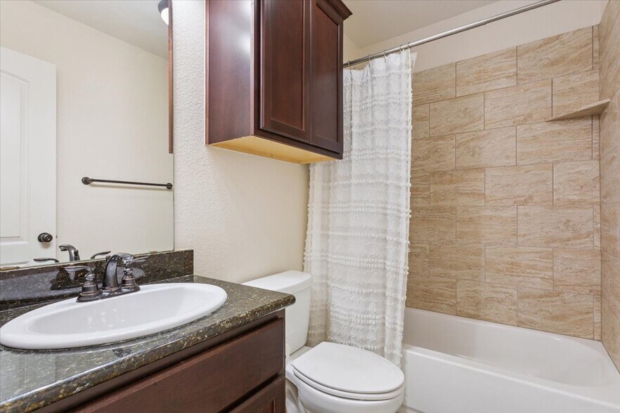 Building Photo - 10856 Burnham Dr
