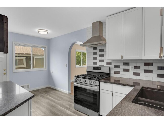 Building Photo - 4949 Jackson St NE