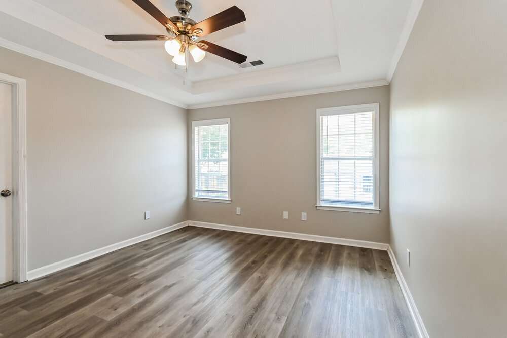 Building Photo - 1337 Pendulum Dr N
