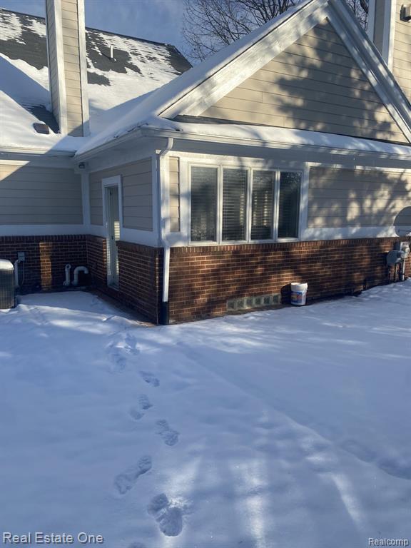 Building Photo - 1030 Oakwood Dr