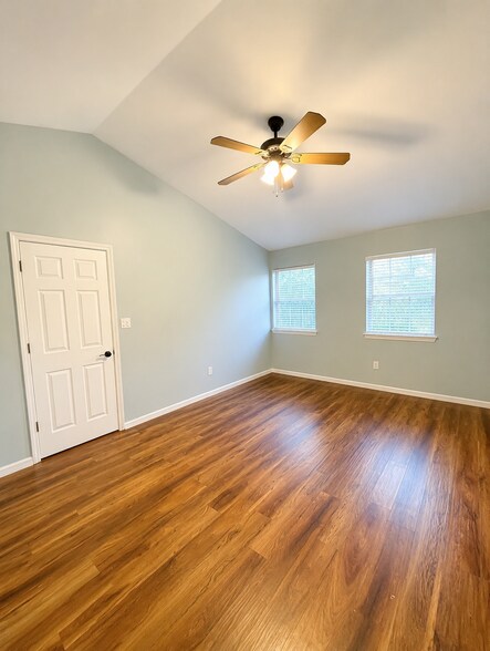Building Photo - 2524 Yorkdale Dr