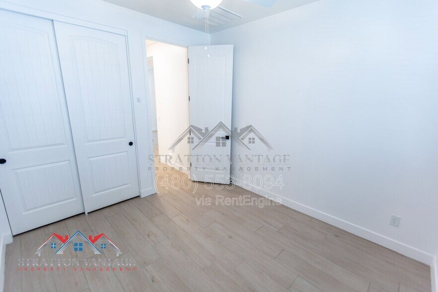 Building Photo - 15075 W McKinley St