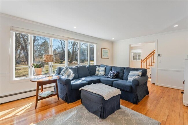Building Photo - 98 Hargraves Dr